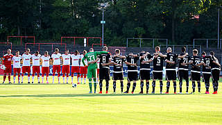 Sämtliche Vereine der 3. Liga gedenken der Opfer des Flugzeugabsturzes in Kolumbien © 2015 Getty Images