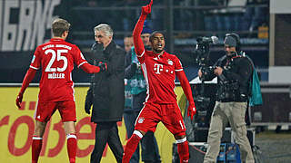 Matchwinner Douglas Costa wins it for Bayern. © 2016 Getty Images