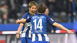 Jubel nach 61 Sekunden: Berlins Haraguchi (l.) erzielt das zweitschnellste Tor der Saison © 2017 Getty Images