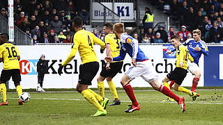 Eröffnet den Torreigen der Kieler gegen Köln: Alexander Bieler (r.) © 2017 Getty Images