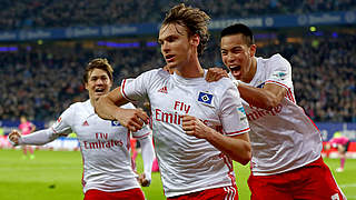 Albin Ekdal wins it for HSV with his first Bundesliga goal. © 2017 Getty Images