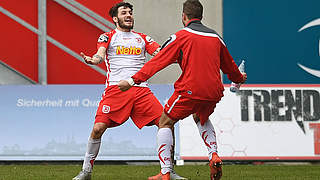 Bleibt weiter im Aufstiegsrennen der 3. Liga: Aufsteiger SSV Jahn Regensburg © 2017 Getty Images