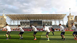 Abschlusstraining: das DFB-Team beim Aufwärmen im Tofig-Bakhramov-Stadionin Baku © 2017 Getty Images