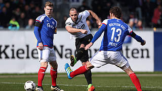 Remis im Topspiel: Tabellenzweiter 1. FC Magdeburg spielt bei Holstein Kiel 1:1 © 2017 Getty Images