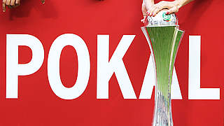 Objekt der Begierde: der DFB-Pokal der Frauen startet am 23. August © 2014 Getty Images