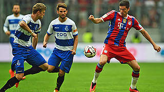 Premierentor im Bayern-Trikot: Robert Lewandowski gegen den MSV Duisburg © 2014 Getty Images