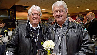 Treffen der ehemaligen Nationalspieler: Wolfgang Fahrian und Max Lorenz (v.l.) © Bongarts/GettyImages