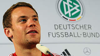 Auf dem Podium: Torhüter Manuel Neuer © 2011 Getty Images