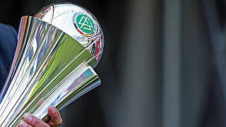 Das Objekt der Begierde: der DFB-Pokal der Frauen © 2014 Getty Images