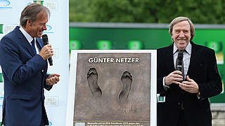 13 Jahre Experte neben Gerhard Delling (l.) in der ARD: Günter Netzer © 2014 Getty Images