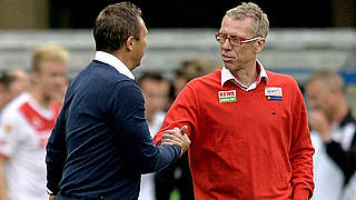 Derzeit noch ungeschlagen: die Trainer Breitenreiter (l.) und Stöger  © 2014 Getty Images