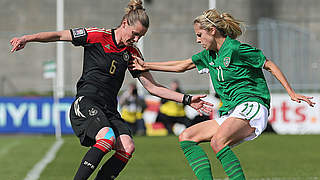 Fight in Dublin: Laudehr (l.) gegen Irlands Russell © 2014 Getty Images