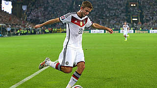 Geht unter die Autoren: Weltmeister Christoph Kramer © 2014 Getty Images