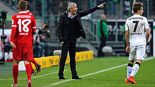 Gives his team instructions: Gladbach Head Coach Lucien Favre © 2014 Getty Images