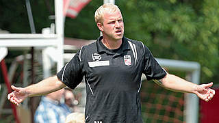Seit zwei Spielen ungeschlagen: Erfurt und Coach Loose © 2013 Getty Images