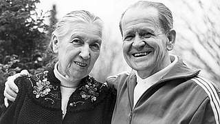 Stiftungsvater: Sepp Herberger mit seiner Frau Eva © Sepp-Herberger-Archiv