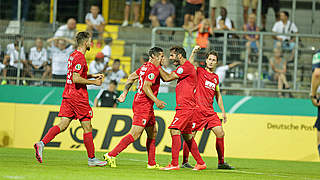 Equaliser just before the break: Bobadilla rescues Augsburg in extra time.  © imago/nph