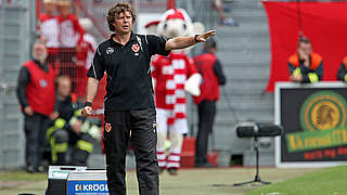 Verpasst den Sprung an die Tabellenspitze: Cottbus-Trainer Krämer © 2015 Getty Images