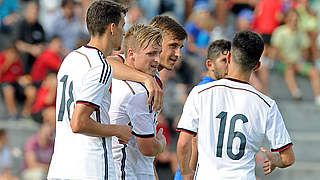 Traumstart mit der U 20: Maximilian Eggestein (M.) trifft beim Debüt zum 2:0 in Italien © 2015 Getty Images