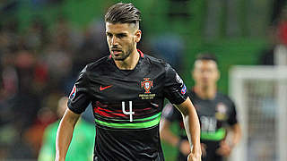 Schießt Portugal in der Nachspielzeit zum Sieg in Albanien: Miguel Veloso © 2015 Getty Images