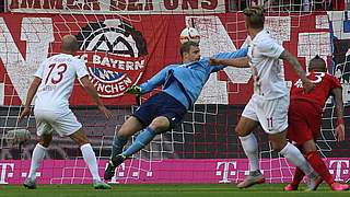 Key battle: Bobadilla vs. Neuer © 2015 Getty Images