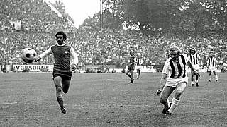 Legendäres Derby: Mönchengladbachs Günter Netzer (r.) im DFB-Pokalfinale 1973 © imago