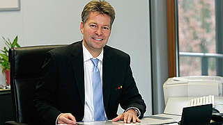 Geschäftsführer der DFB-Wirtschaftsdienste: Denni Strich © 2007 Getty Images