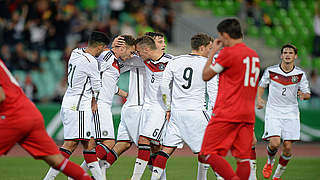 Kollektiver Jubel: Die deutsche Mannschaft freut sich über das goldende Tor von Maximilian Dittgen (2. v. l.) © 2015 Getty Images