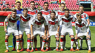 Vor dem WM-Auftaktspiel gegen Australien: Das Mannschaftsfoto der deutschen U 17-Junioren © 2015 FIFA