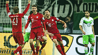 Thomas Müller's first half brace sends Bayern into the last 16 © 
