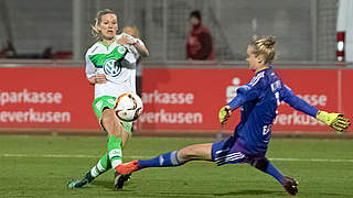 Bringt Wolfsburg in Führung: die Schweizer Nationalspielerin Lara Dickenmann (l.) © Jan Kuppert