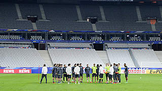 Alle beisammen: Joachim Löw stand jeder der 24 nominierten Spieler beim Abschlusstraining zur Verfügung © GES/Marvin Guengoer