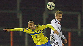 Auftaktsieg beim Vier-Nationen-Turnier: Die U 19 mit Lukas Boeder (r.) bezwingen Schweden 3:0 © 2015 Getty Images