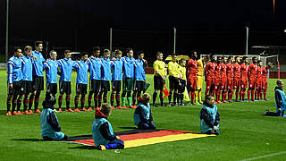 England - Deutschland 3:5 (0:3): Vor dem Anpfiff werden die Nationalhymnen gesungen © 2015 Getty Images