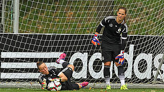 Schult (l.) ist verletzt, Benkarth hofft - auf ihr Länderspieldebüt gegen England © 2015 Getty Images