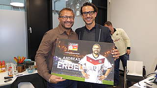 Ausgezeichnet: Andreas Erbel (l.) mit Fan Club-Projektleiter Jürgen Eißmann © Fan Club Nationalmannschaft