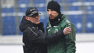 Ron-Robert Zieler and new manager Thoms Schaaf in the opening training session of 2016. © 2016 Getty Images