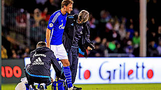 Schalke captain Höwedes injured himself in the 2-0 win over Fort Lauderdale Strikers © 2016 Getty Images