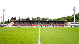 Nach Minustemperaturen ist geregelter Spielbetrieb nicht möglich: die Arena in Würzburg © 2015 Getty Images