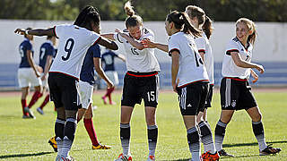 Ein Freudentänzchen nach dem Turniersieg: die U 16-Juniorinnen © 2016 Getty Images