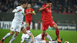 Emre Can (r.) mit Liverpool in Augsburg: 