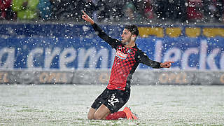 Trifft bei starkem Schneefall zum 1:0: Freiburgs Vincenzo Grifo © 2016 Getty Images