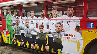 Reisebereit: Der Fan Club-Bus im EURO-Outfit © Fan Club
