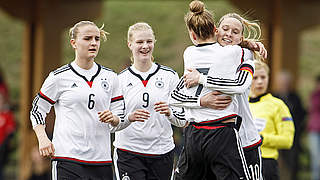 Deutsche U 17-Juniorinnen-Nationalmannschaft - Schweiz 2:0 (1:0): Mit einer guten Vorstellung ist die DFB-Auswahl in die Qualifkationsrunde für die Europameisterschaft in Weißrussland im Mai gestartet © Getty Images