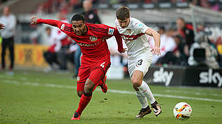 Jonathan Tah (l.) von Bayer Leverkusen: 