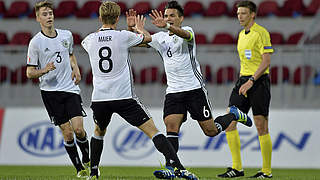 Österreich bezwungen, als Gruppensieger weiter: Atakan Akkaynak (2.v.r.) und die U 17 © UEFA