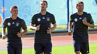 In der Top Ten Europas dabei: Toni Kroos, Manuel Neuer und Thomas Müller (v.l.) © Getty Images