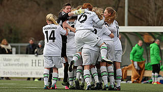 Können vielleicht schon über den Aufstieg jubeln: die Frauen der Gladbacher Borussia © imago