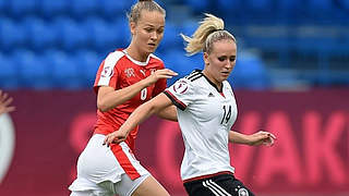 Aus nach dem zweiten Gruppenspiel: Melanie Ott (r.) und die U 19-Frauen © UEFA/SPORTSFILE
