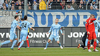 Jubel an der Waldau: Die Stuttgarter Kickers siegen gegen Rostock © Getty Images